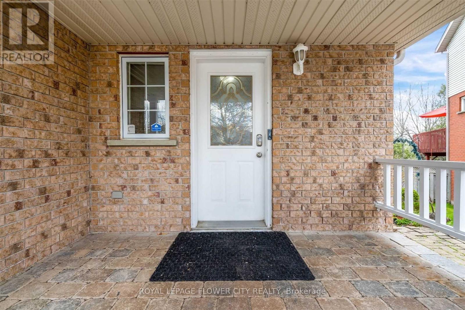 28 Colbourne Crescent, Orangeville, Ontario  L9W 5A7 - Photo 4 - W12647864