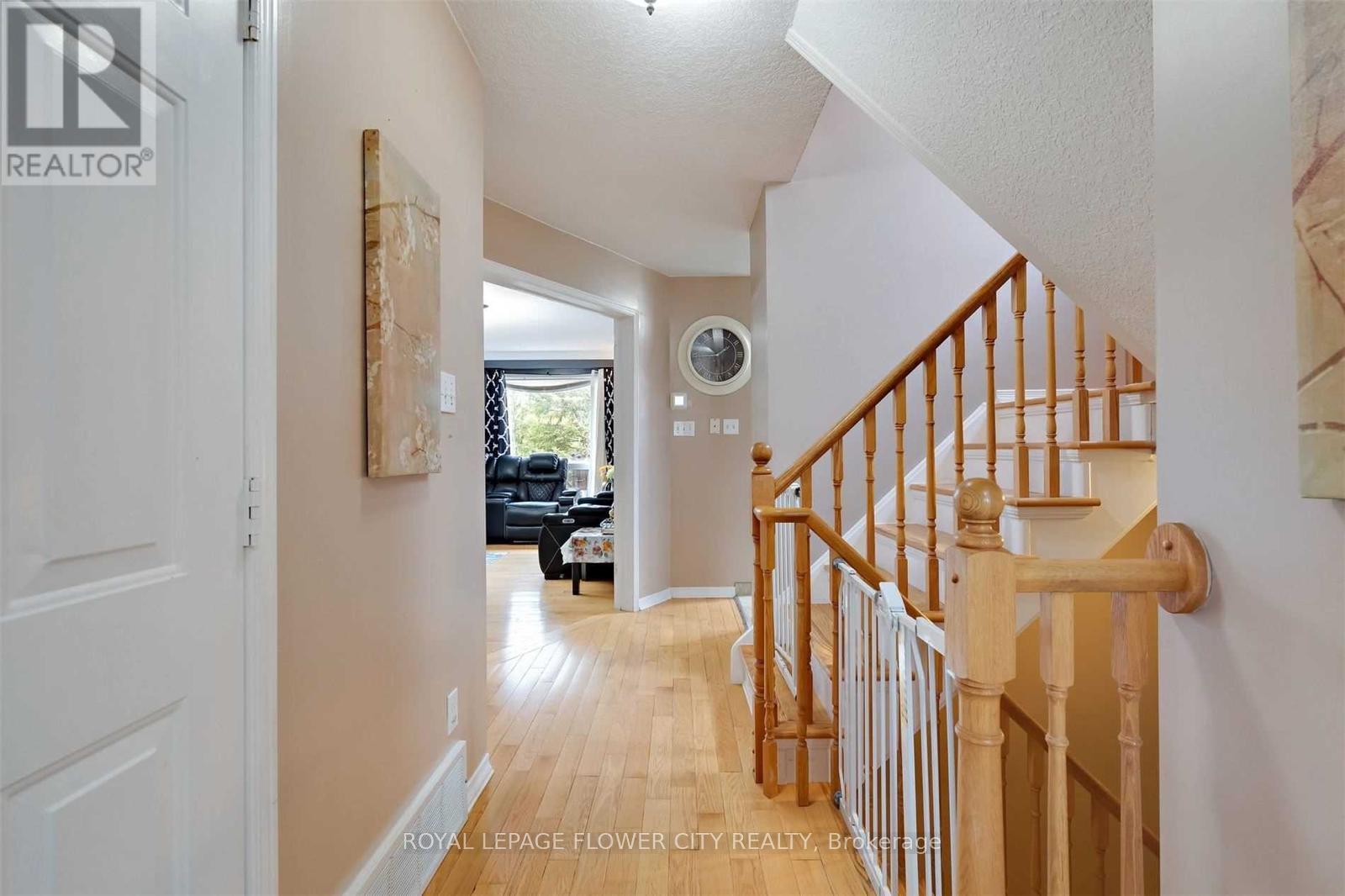 28 Colbourne Crescent, Orangeville, Ontario  L9W 5A7 - Photo 9 - W12647864