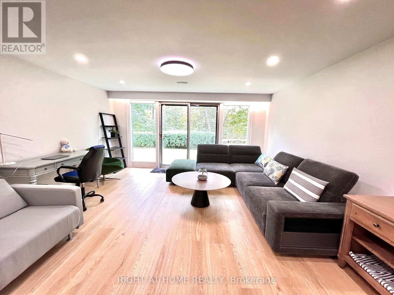 Lower Unit - 7 Warlock Crescent, Toronto, Ontario  M2K 2H8 - Photo 10 - C12545436