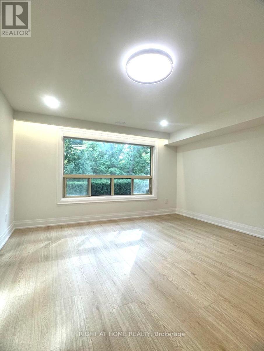 Lower Unit - 7 Warlock Crescent, Toronto, Ontario  M2K 2H8 - Photo 8 - C12545436