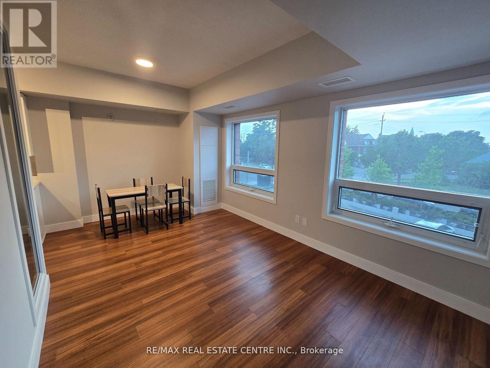 207 - 1 Wellington Street, Brantford, Ontario  N3T 2L3 - Photo 3 - X12643566