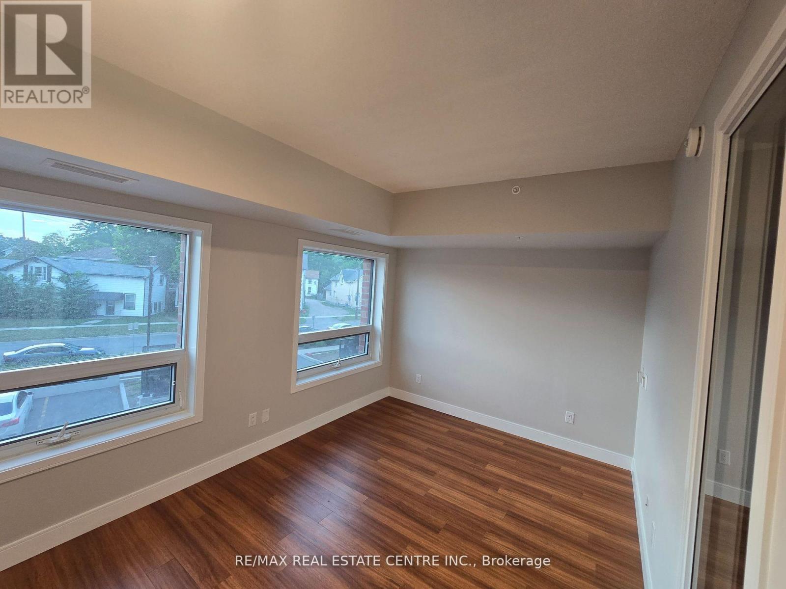 207 - 1 Wellington Street, Brantford, Ontario  N3T 2L3 - Photo 6 - X12643566