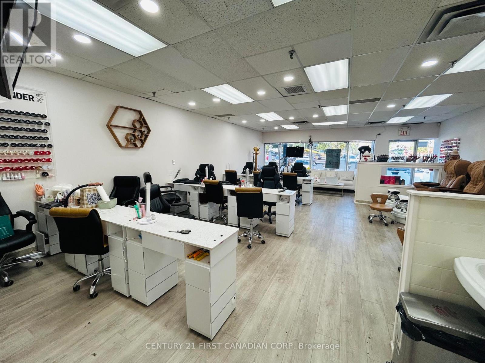 3 - 11 Baseline Road E, London South, Ontario  N6C 5Z8 - Photo 14 - X12647928