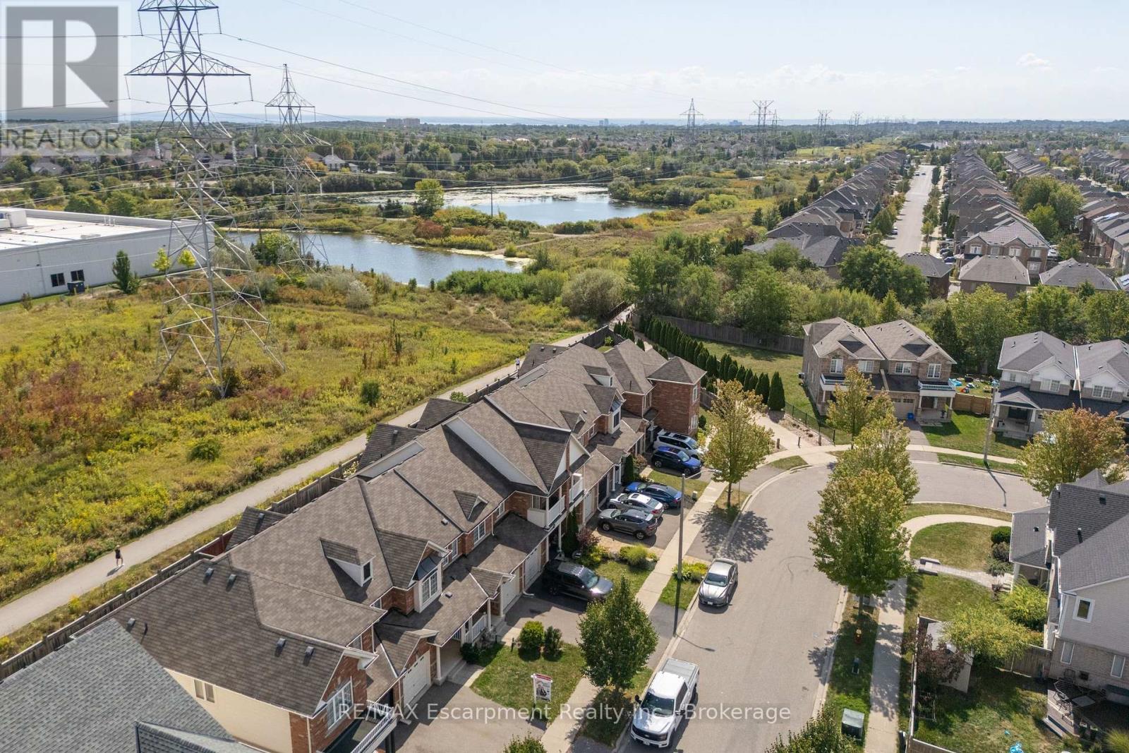 4832 Capri Crescent, Burlington, Ontario  L7M 0H9 - Photo 11 - W12403342