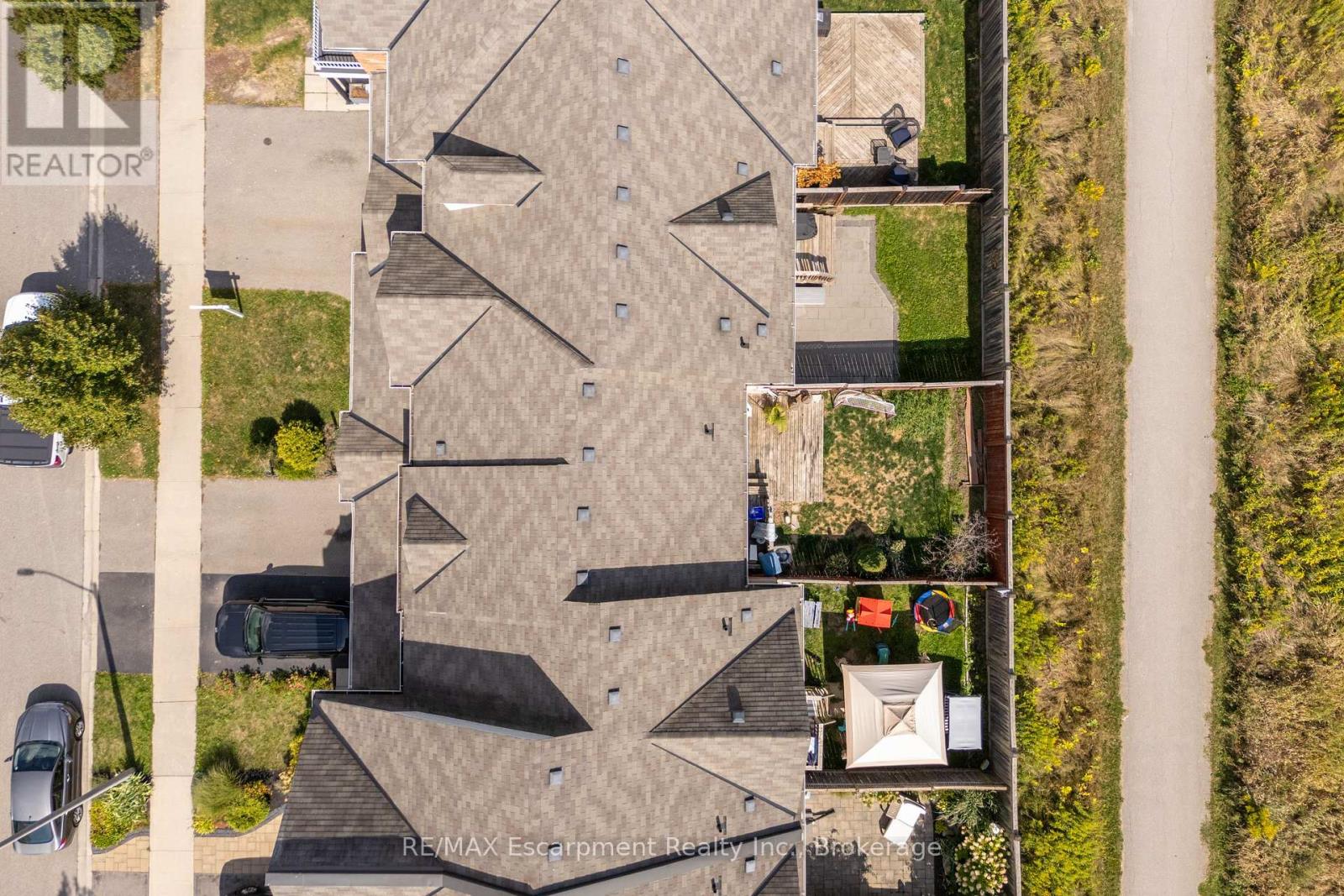 4832 Capri Crescent, Burlington, Ontario  L7M 0H9 - Photo 8 - W12403342