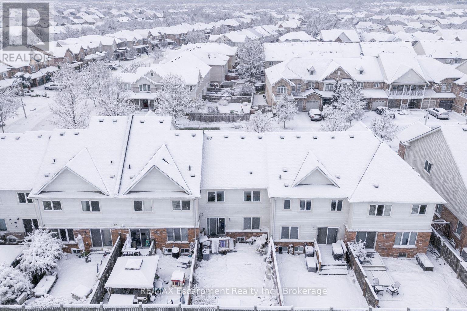 4832 Capri Crescent, Burlington, Ontario  L7M 0H9 - Photo 9 - W12403342