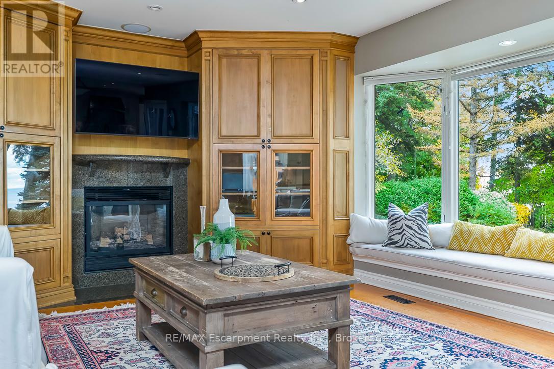 2372 Carrington Place, Oakville, Ontario  L6J 5P4 - Photo 12 - W12529158