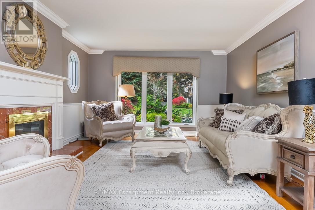 2372 Carrington Place, Oakville, Ontario  L6J 5P4 - Photo 7 - W12529158