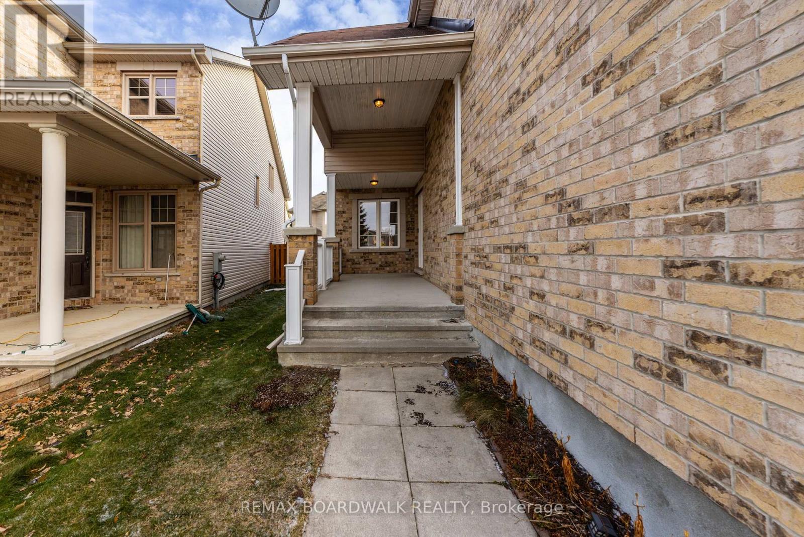 5090 North Bluff Drive, Ottawa, Ontario  K1V 2K2 - Photo 3 - X12647898