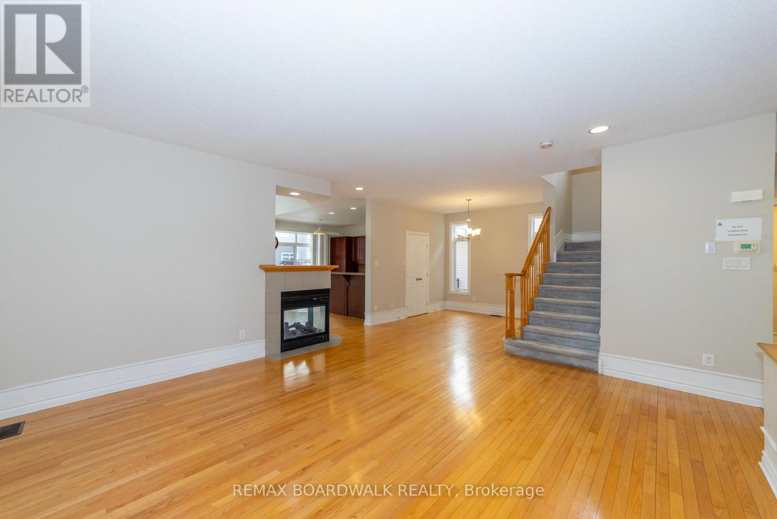 5090 North Bluff Drive, Ottawa, Ontario  K1V 2K2 - Photo 8 - X12647898