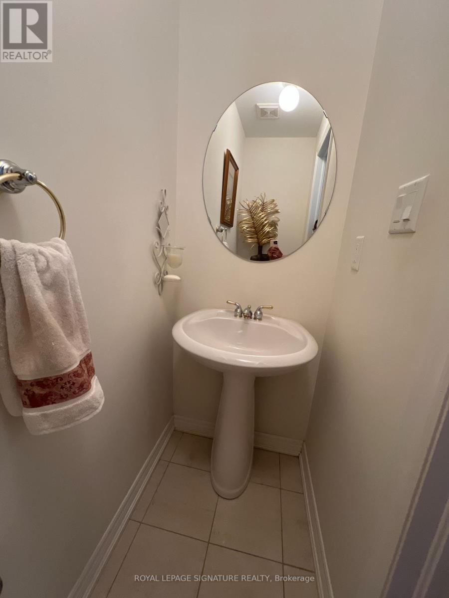 49 Shirrick Drive, Richmond Hill, Ontario  L4E 4Z5 - Photo 7 - N12595892