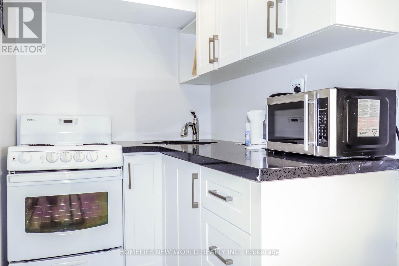 Bsmt - 222 Markham Street, Toronto, Ontario  M6J 2G6 - Photo 18 - C12647916