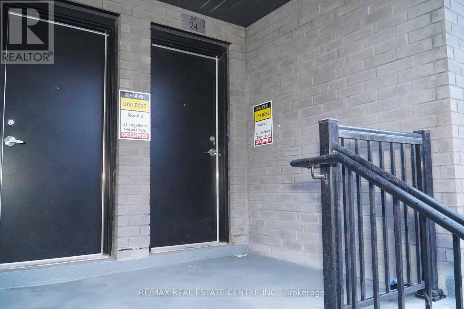 24 - 14 Lytham Green Circle, Newmarket, Ontario  L3Y 0H3 - Photo 4 - N12647948