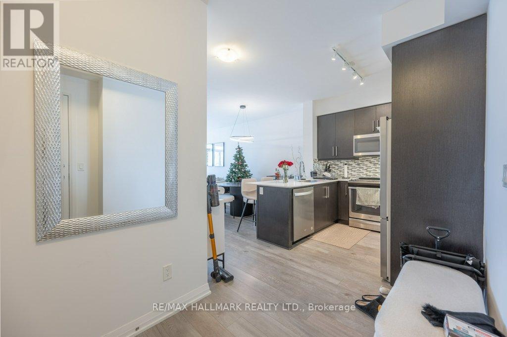 811 - 65 Oneida Crescent, Richmond Hill, Ontario  L4B 0G9 - Photo 3 - N12647962