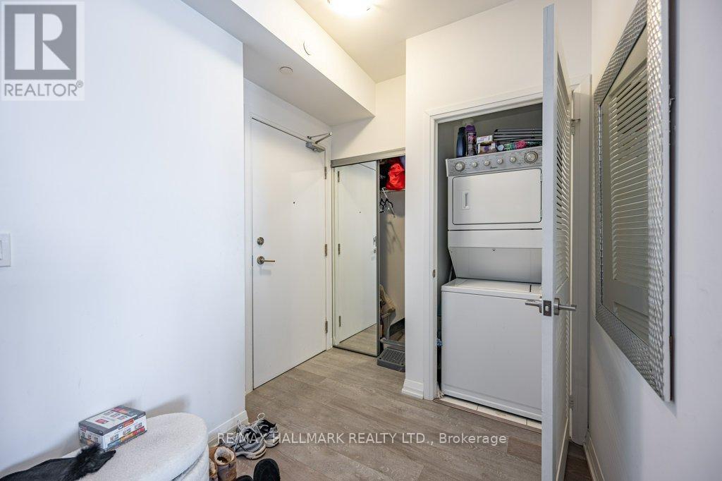 811 - 65 Oneida Crescent, Richmond Hill, Ontario  L4B 0G9 - Photo 4 - N12647962