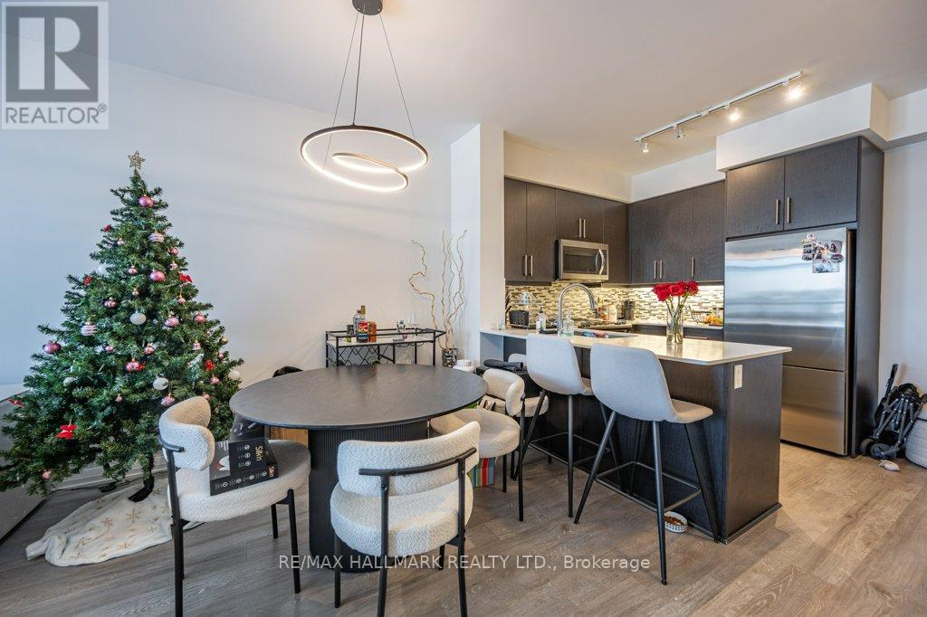 811 - 65 Oneida Crescent, Richmond Hill, Ontario  L4B 0G9 - Photo 8 - N12647962