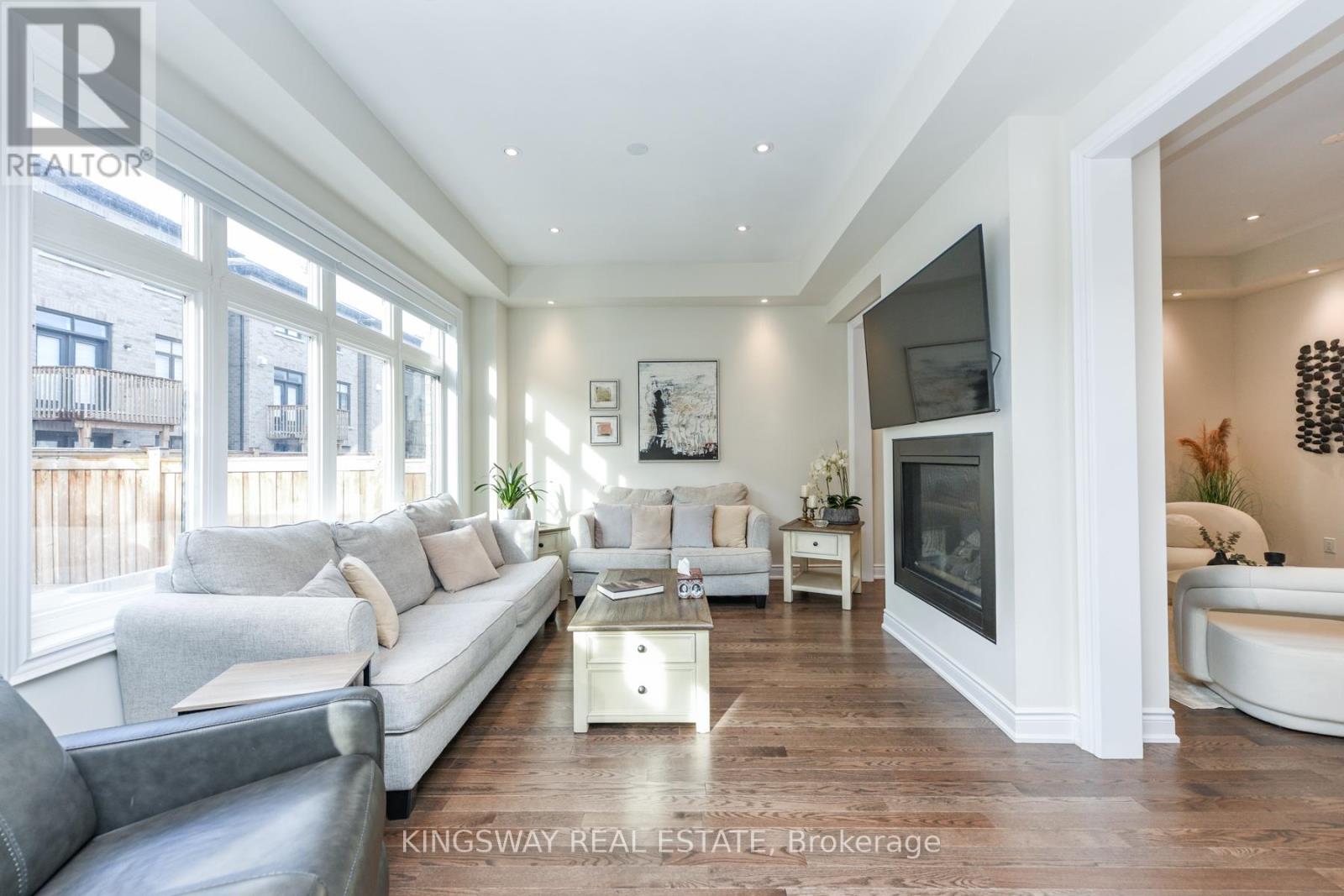 1288 Queens Plate Road, Oakville, Ontario  L6M 5M2 - Photo 13 - W12647874