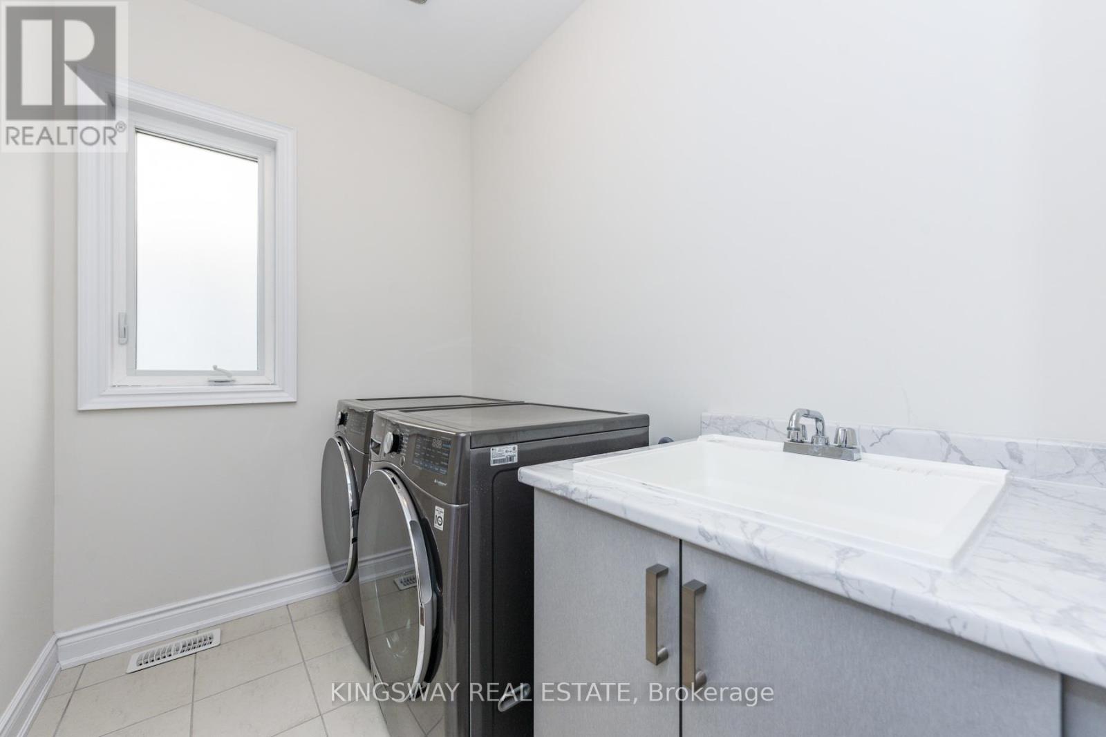 1288 Queens Plate Road, Oakville, Ontario  L6M 5M2 - Photo 35 - W12647874