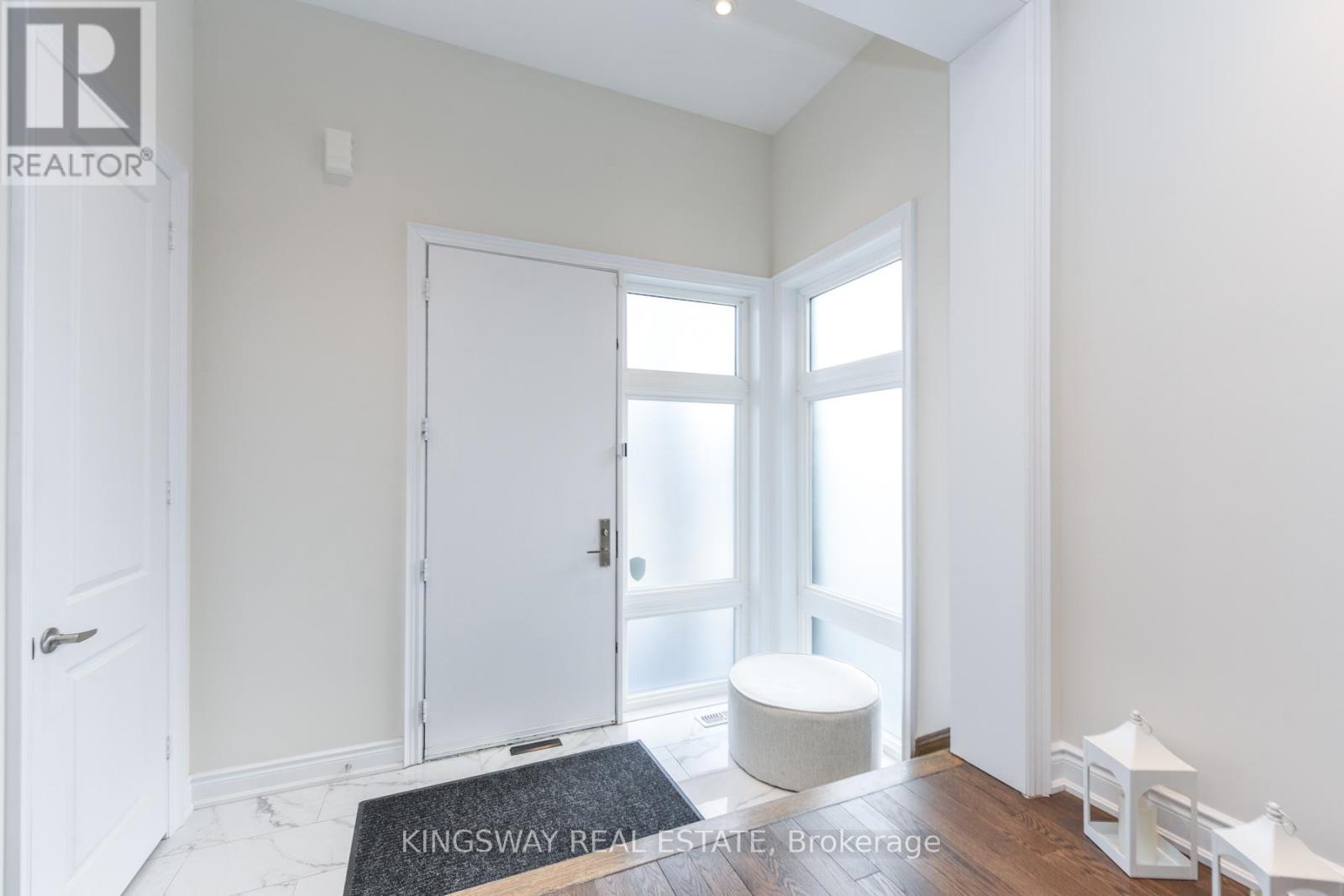 1288 Queens Plate Road, Oakville, Ontario  L6M 5M2 - Photo 4 - W12647874