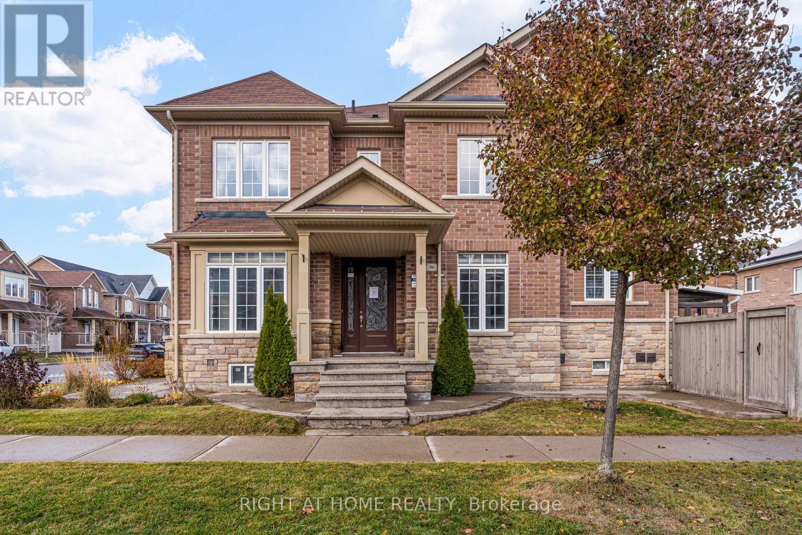 96 Humberstone Crescent, Brampton, Ontario  L7A 4B8 - Photo 2 - W12647892