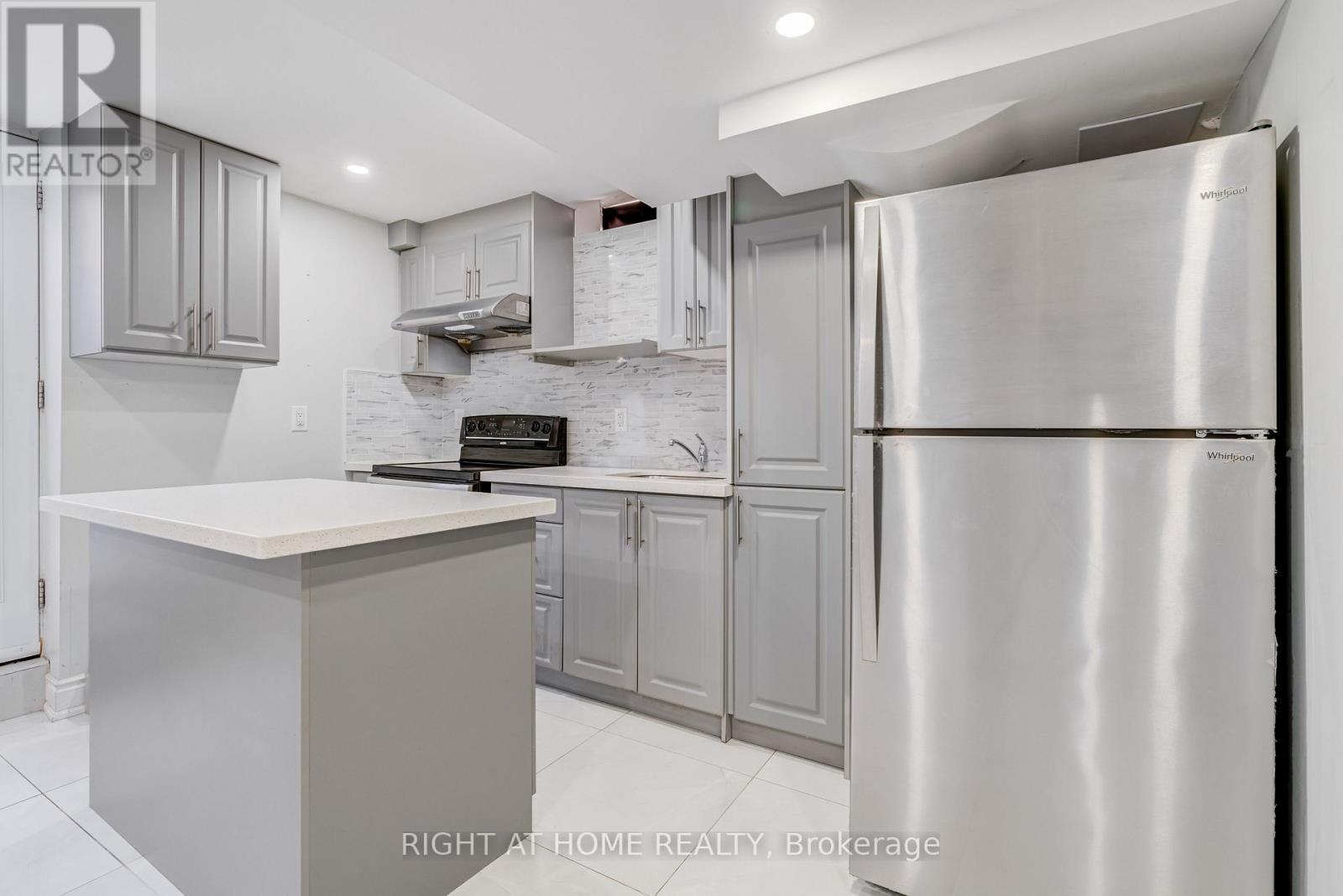 96 Humberstone Crescent, Brampton, Ontario  L7A 4B8 - Photo 34 - W12647892