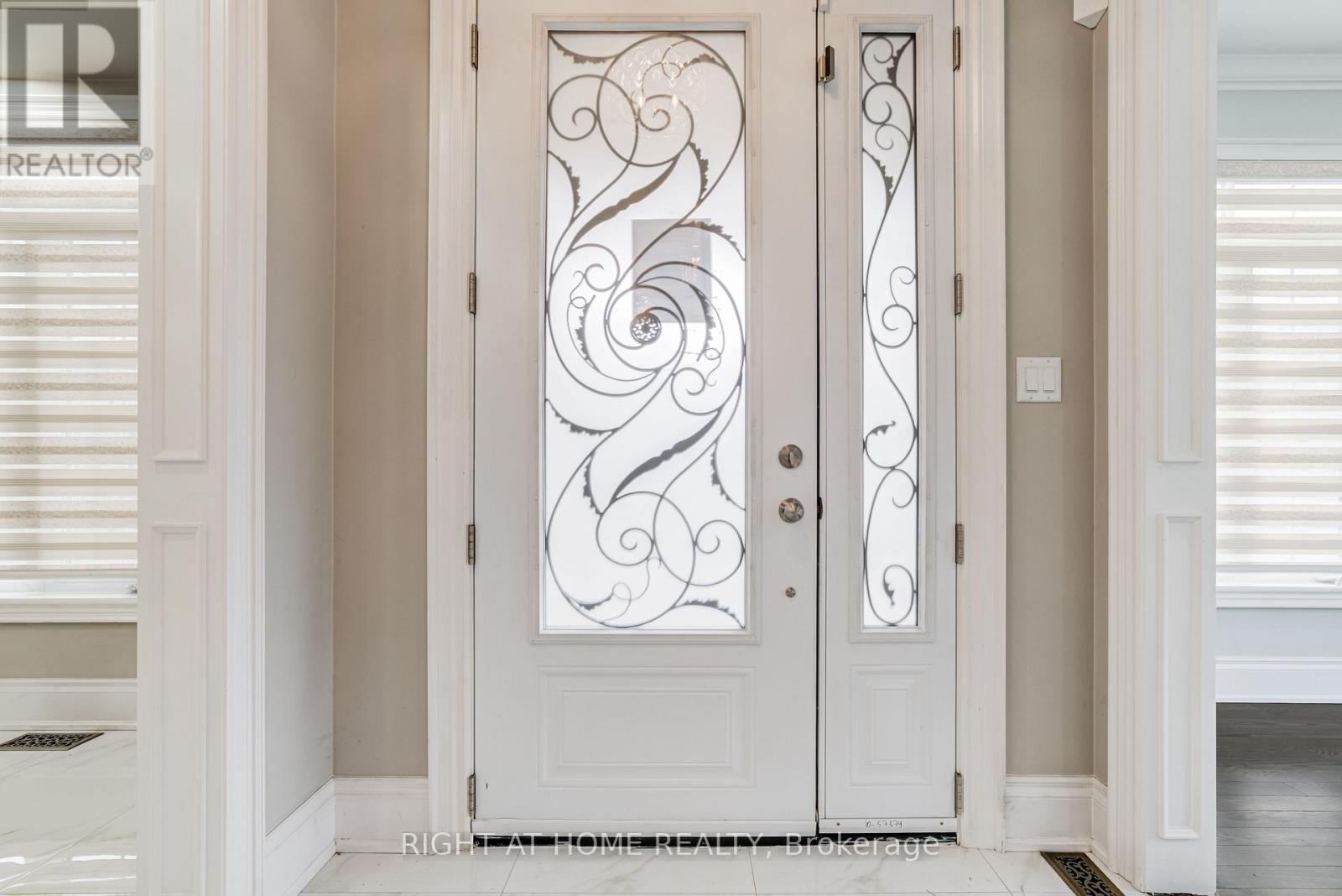 96 Humberstone Crescent, Brampton, Ontario  L7A 4B8 - Photo 4 - W12647892