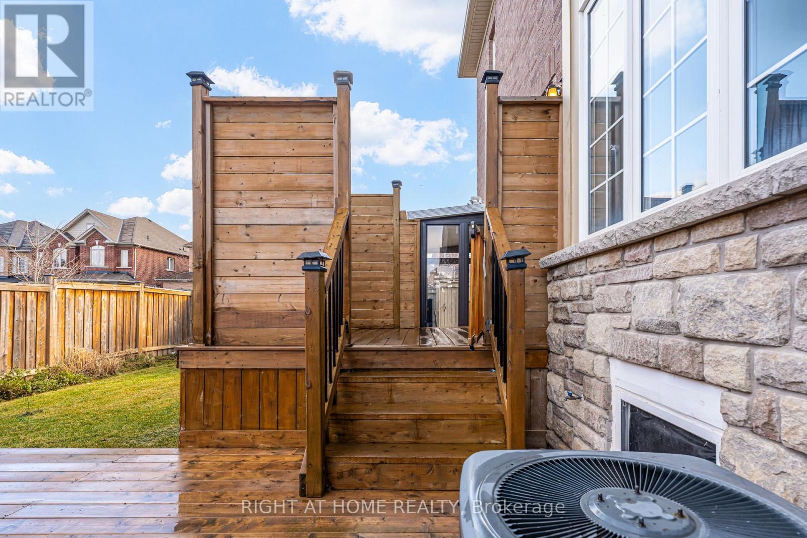 96 Humberstone Crescent, Brampton, Ontario  L7A 4B8 - Photo 42 - W12647892