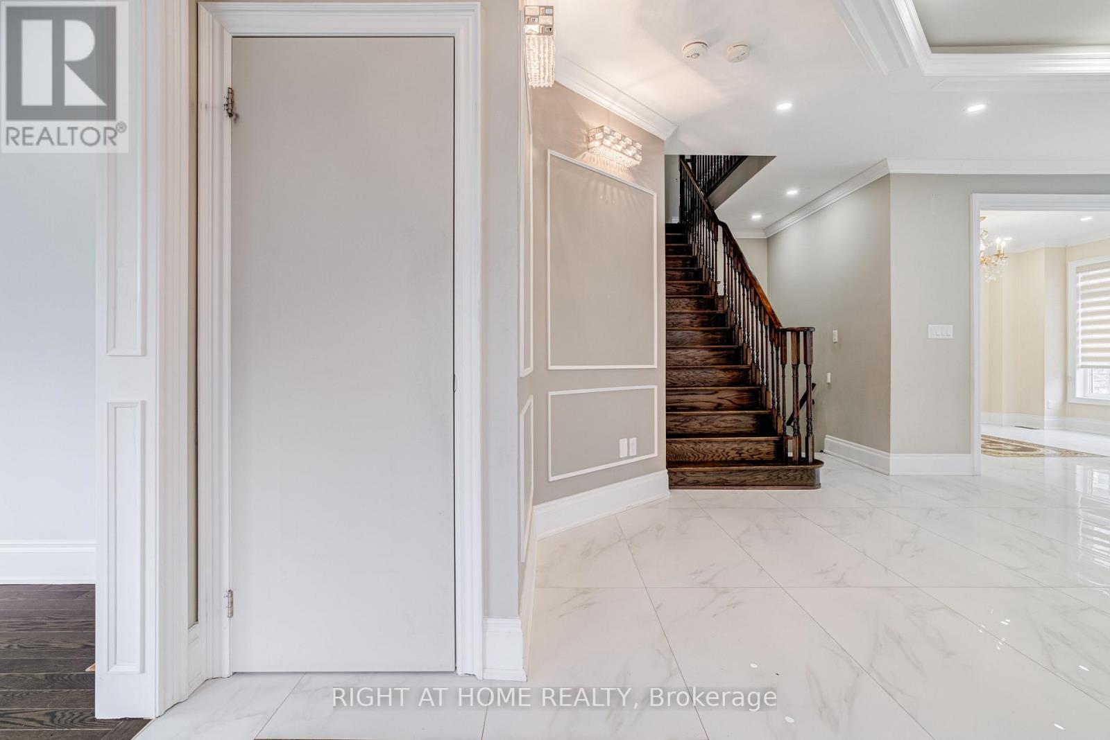 96 Humberstone Crescent, Brampton, Ontario  L7A 4B8 - Photo 7 - W12647892