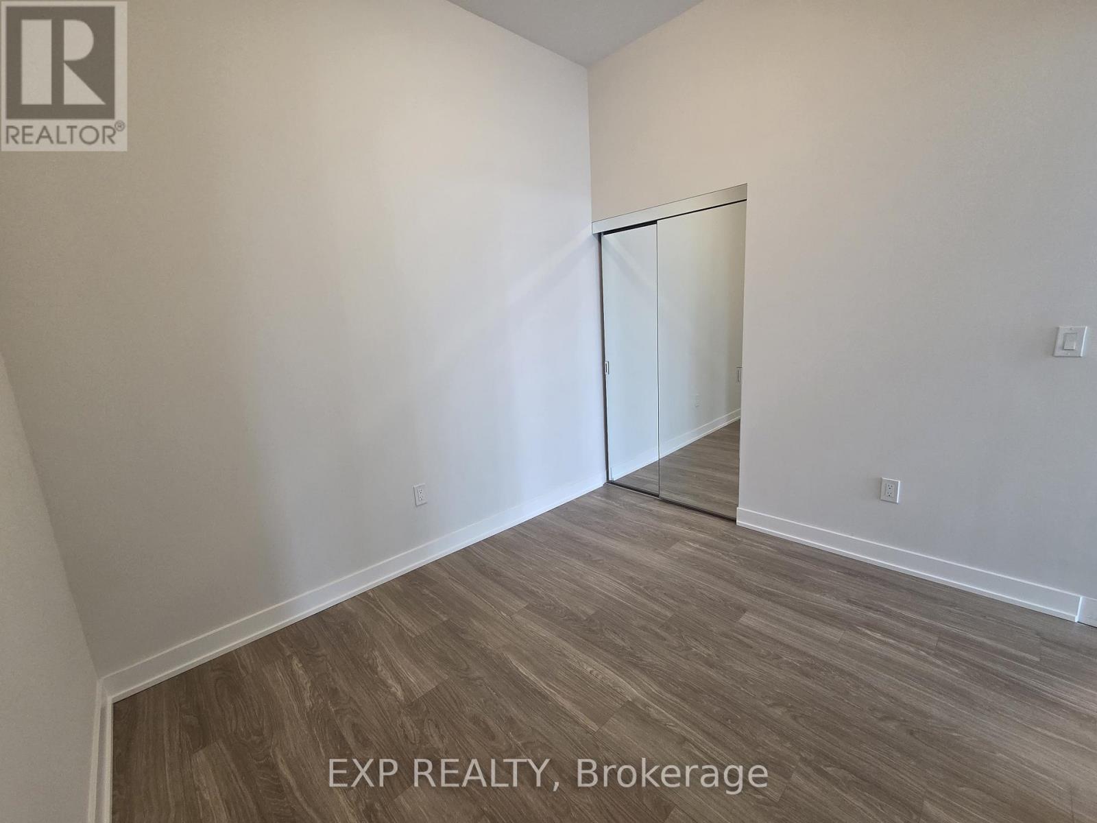 417 - 430 Square One Drive, Mississauga, Ontario  L5B 0L6 - Photo 11 - W12647918