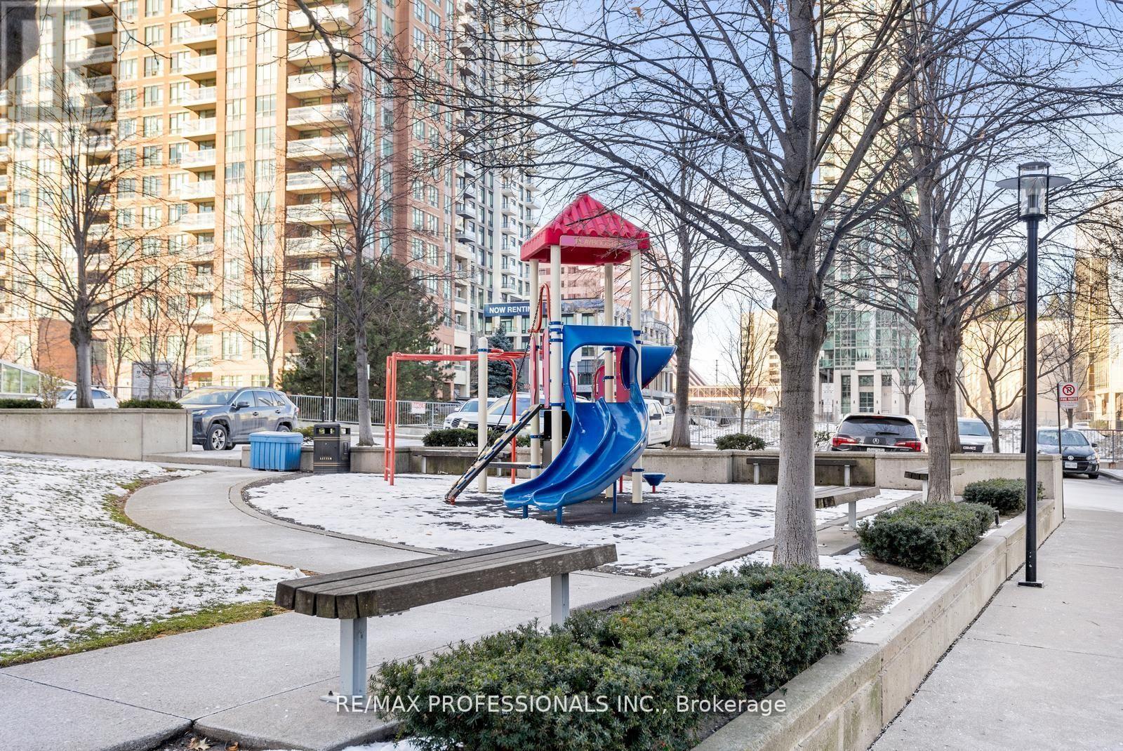 806 - 33 Elm Drive W, Mississauga, Ontario  L5B 4M2 - Photo 15 - W12647930