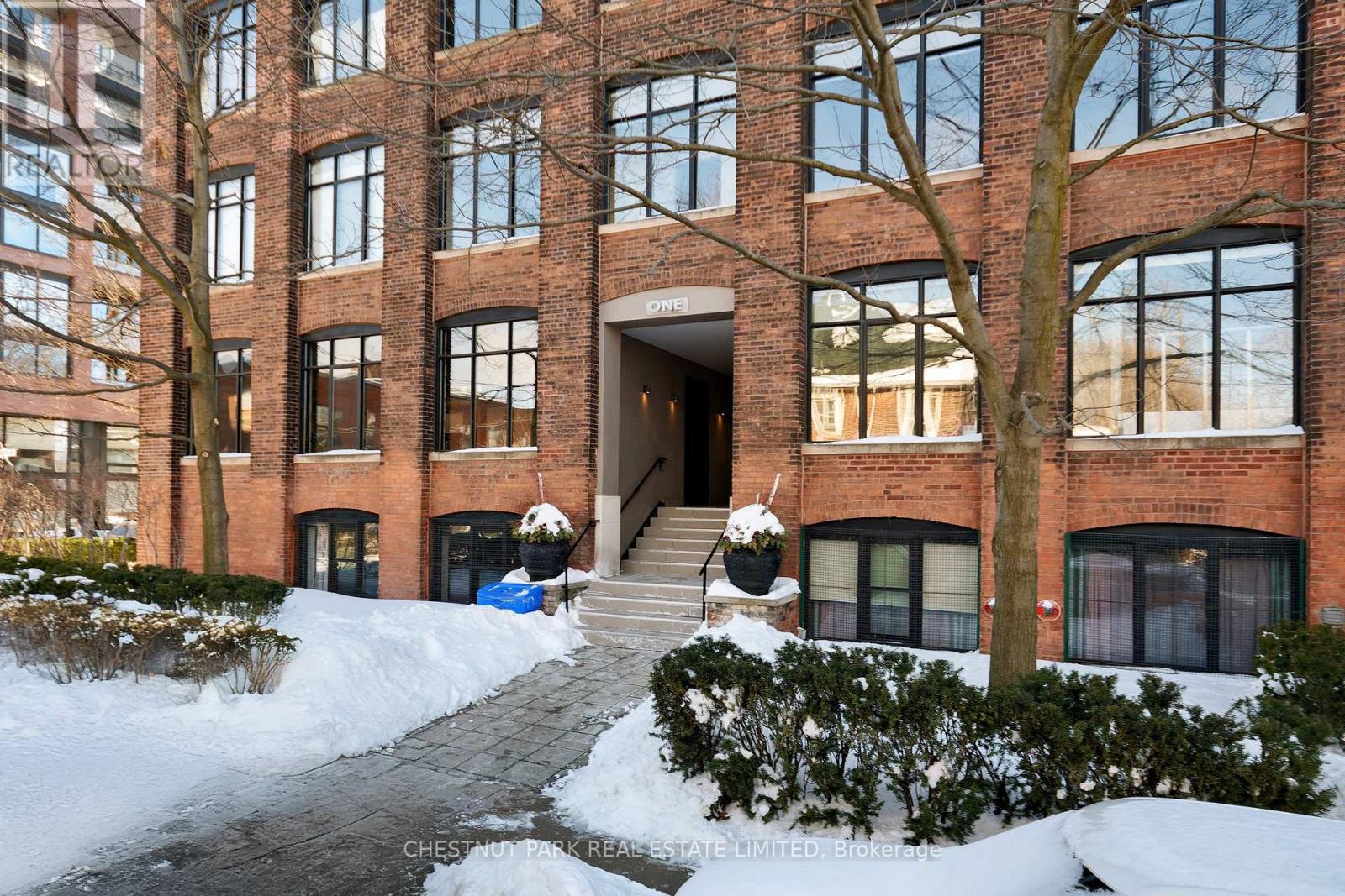 402 - 1 COLUMBUS AVENUE, Toronto, Ontario