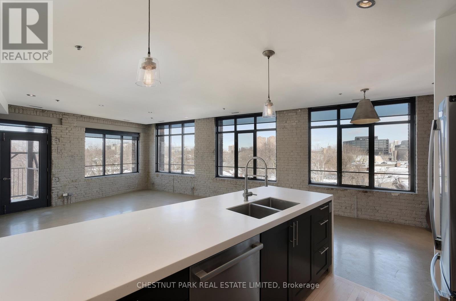 402 - 1 Columbus Avenue, Toronto, Ontario  M6R 1S1 - Photo 12 - W12647952