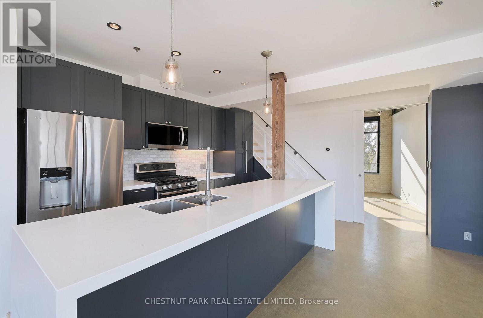 402 - 1 Columbus Avenue, Toronto, Ontario  M6R 1S1 - Photo 13 - W12647952