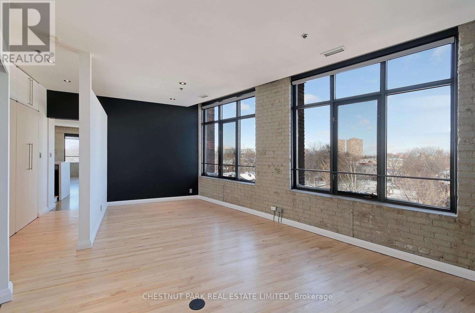 402 - 1 Columbus Avenue, Toronto, Ontario  M6R 1S1 - Photo 16 - W12647952