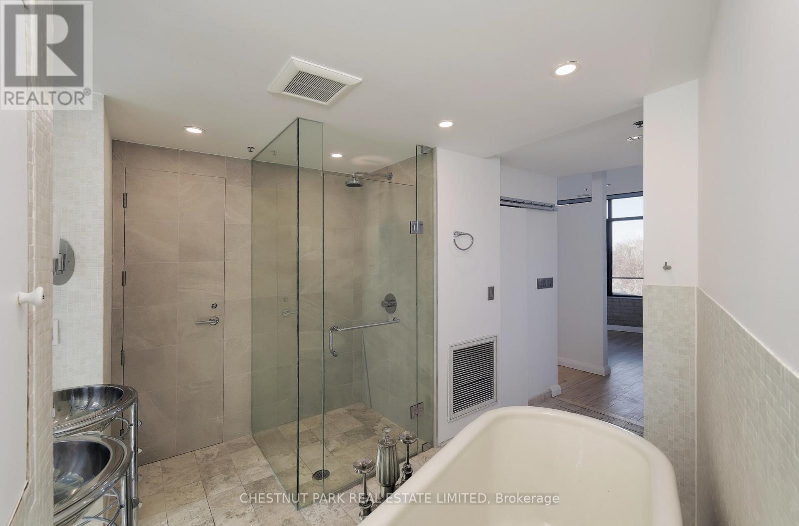 402 - 1 Columbus Avenue, Toronto, Ontario  M6R 1S1 - Photo 20 - W12647952