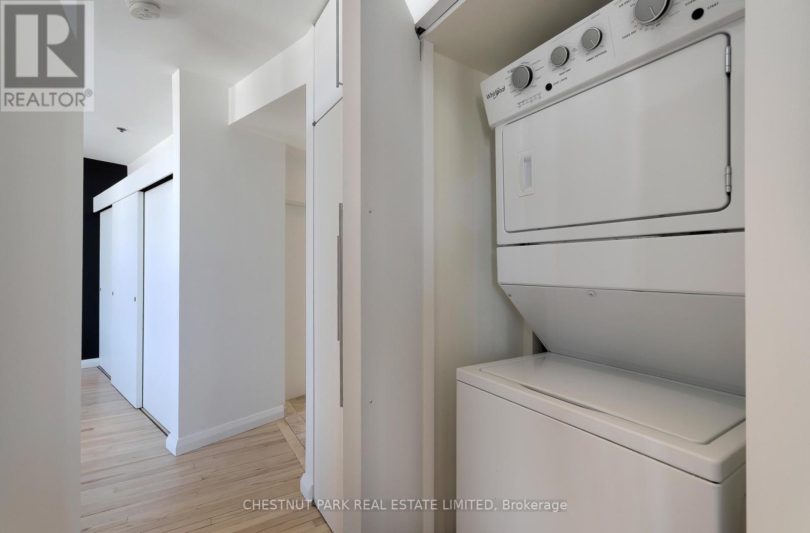 402 - 1 Columbus Avenue, Toronto, Ontario  M6R 1S1 - Photo 21 - W12647952