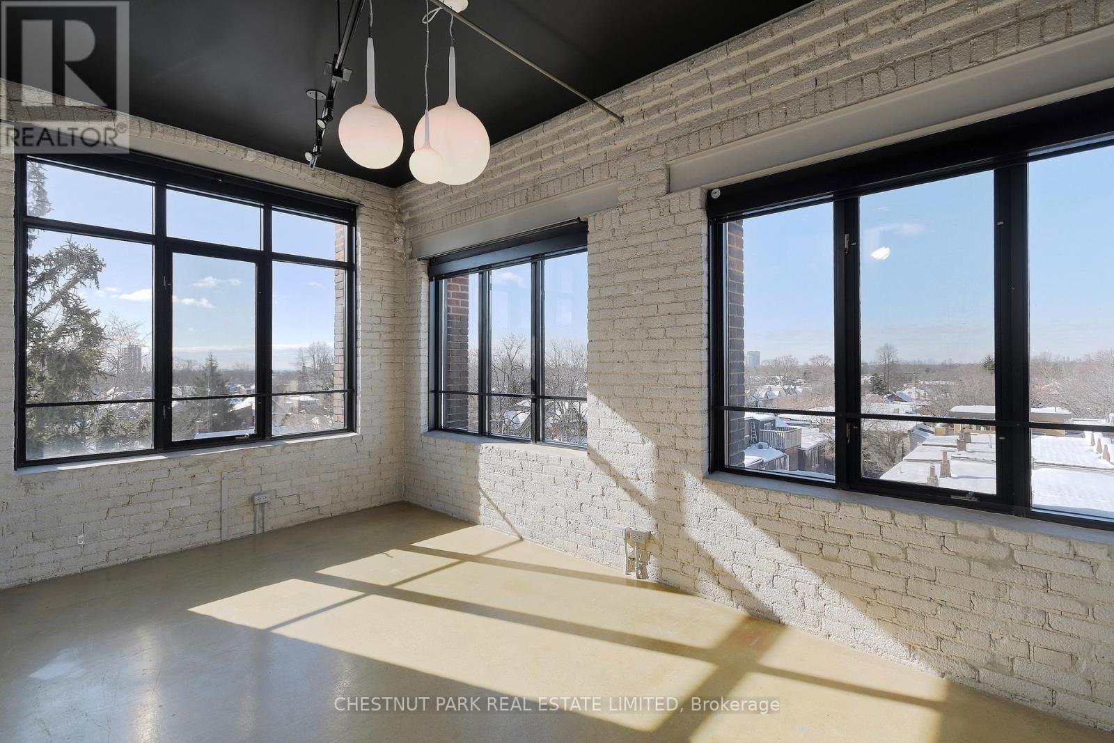 402 - 1 Columbus Avenue, Toronto, Ontario  M6R 1S1 - Photo 22 - W12647952