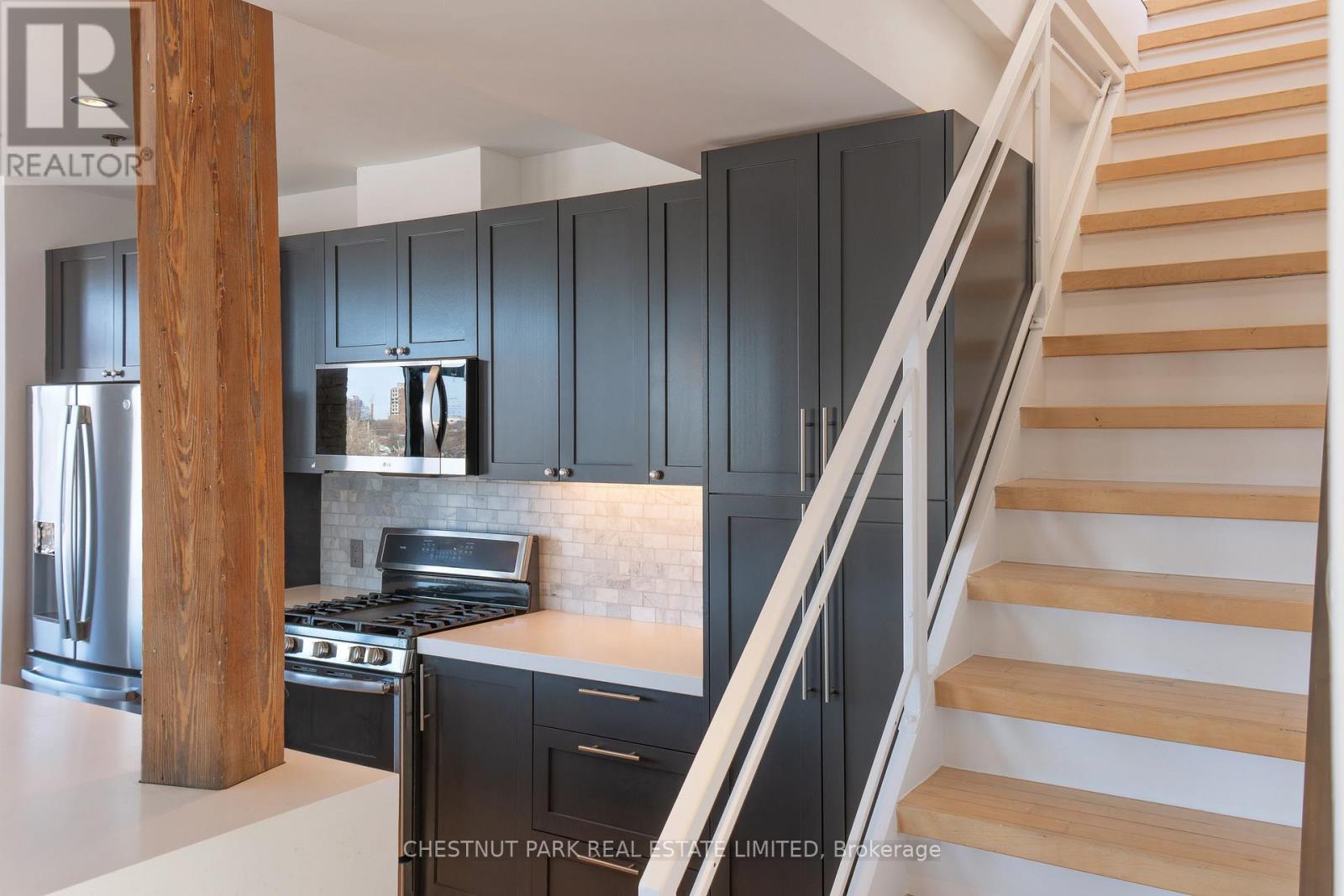 402 - 1 Columbus Avenue, Toronto, Ontario  M6R 1S1 - Photo 25 - W12647952