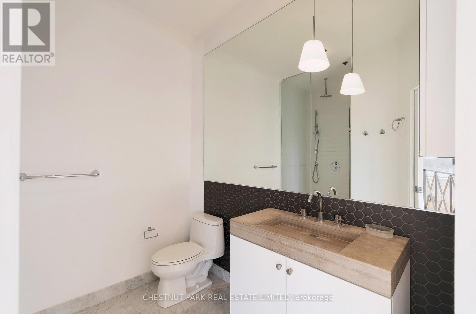 402 - 1 Columbus Avenue, Toronto, Ontario  M6R 1S1 - Photo 28 - W12647952