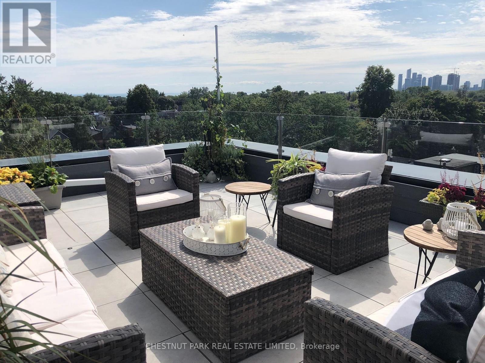 402 - 1 Columbus Avenue, Toronto, Ontario  M6R 1S1 - Photo 32 - W12647952