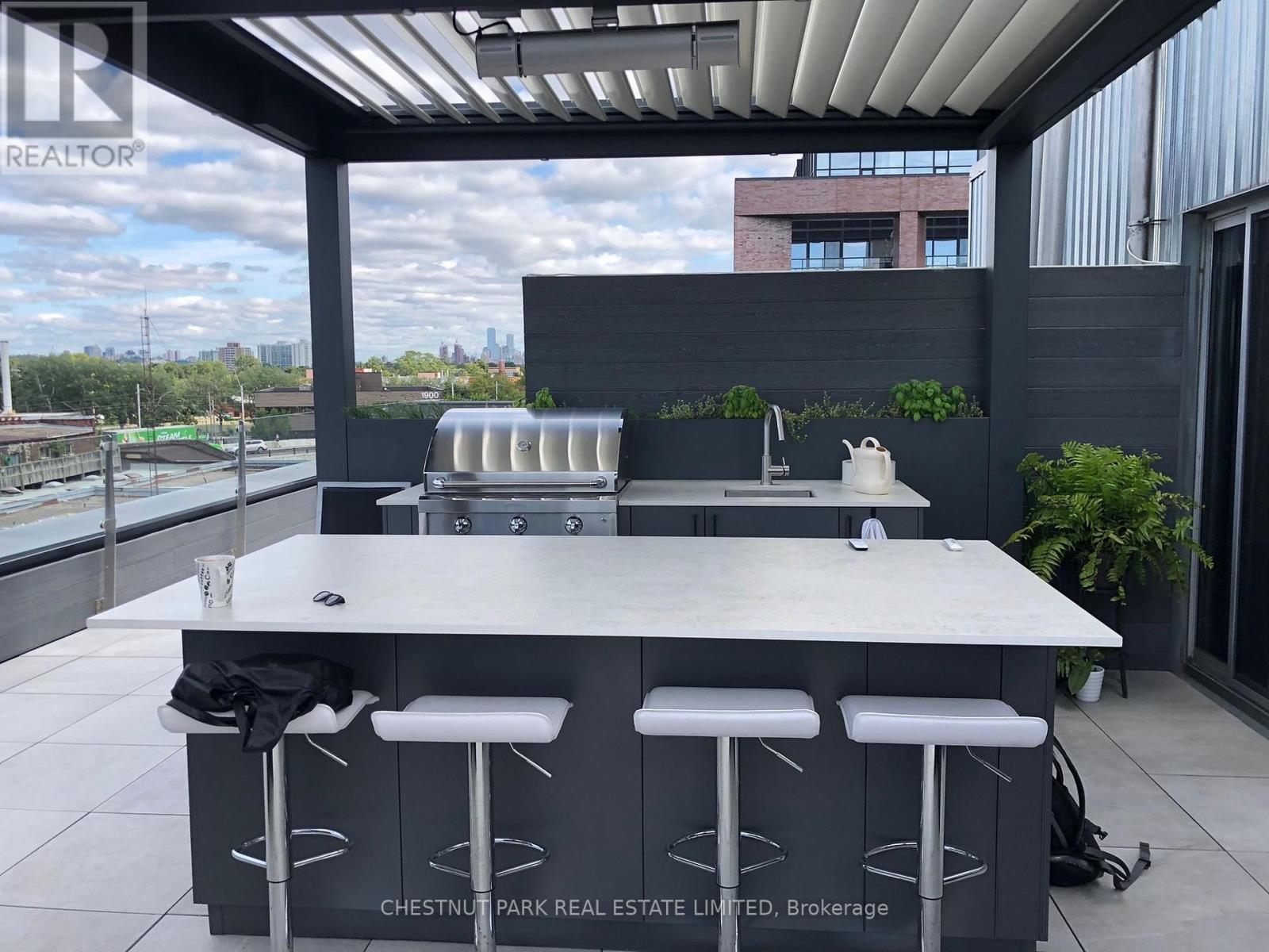 402 - 1 Columbus Avenue, Toronto, Ontario  M6R 1S1 - Photo 33 - W12647952