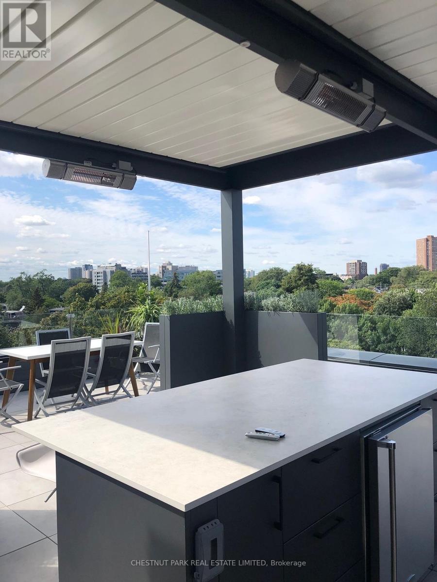 402 - 1 Columbus Avenue, Toronto, Ontario  M6R 1S1 - Photo 34 - W12647952