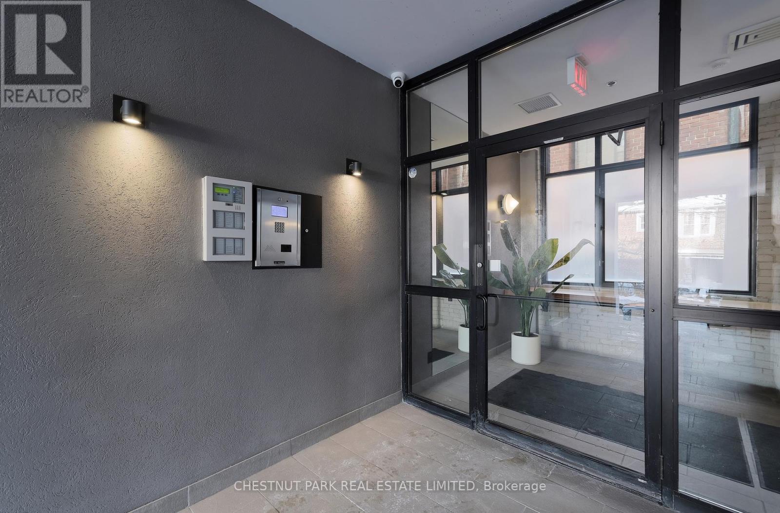 402 - 1 Columbus Avenue, Toronto, Ontario  M6R 1S1 - Photo 37 - W12647952