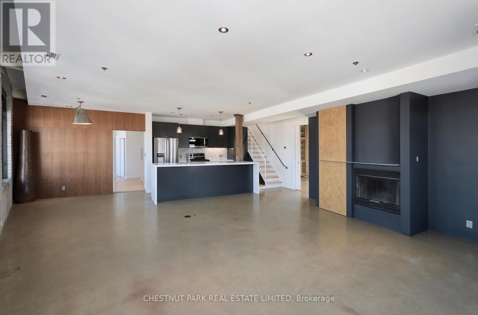 402 - 1 Columbus Avenue, Toronto, Ontario  M6R 1S1 - Photo 9 - W12647952