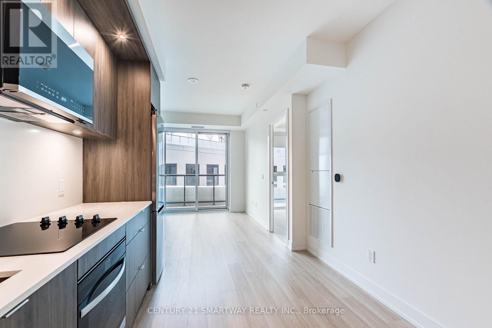 510 - 60 Central Park Roadway, Toronto, Ontario  M9A 0E6 - Photo 11 - W12647958