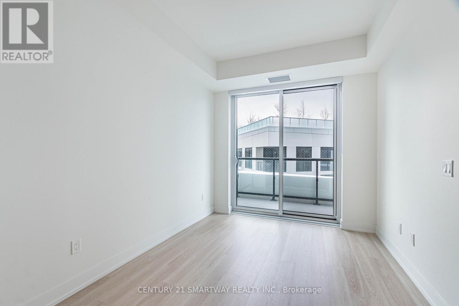 510 - 60 Central Park Roadway, Toronto, Ontario  M9A 0E6 - Photo 12 - W12647958