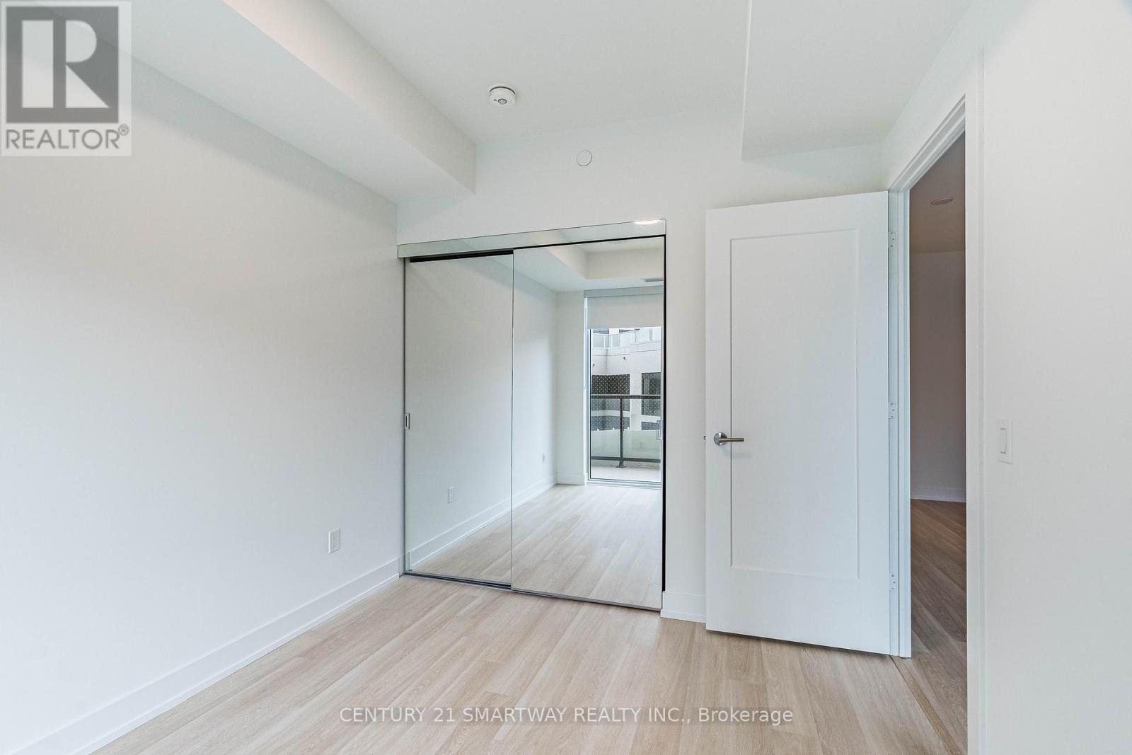 510 - 60 Central Park Roadway, Toronto, Ontario  M9A 0E6 - Photo 19 - W12647958