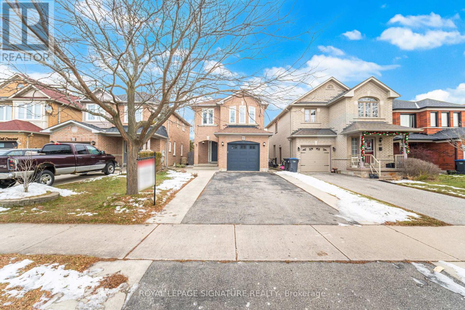 46 Loons Call Crescent, Brampton, Ontario  L6R 2G5 - Photo 2 - W12647964