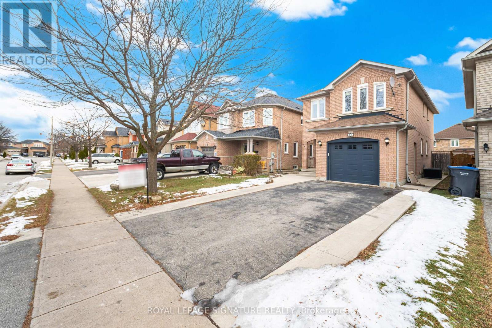 46 Loons Call Crescent, Brampton, Ontario  L6R 2G5 - Photo 5 - W12647964