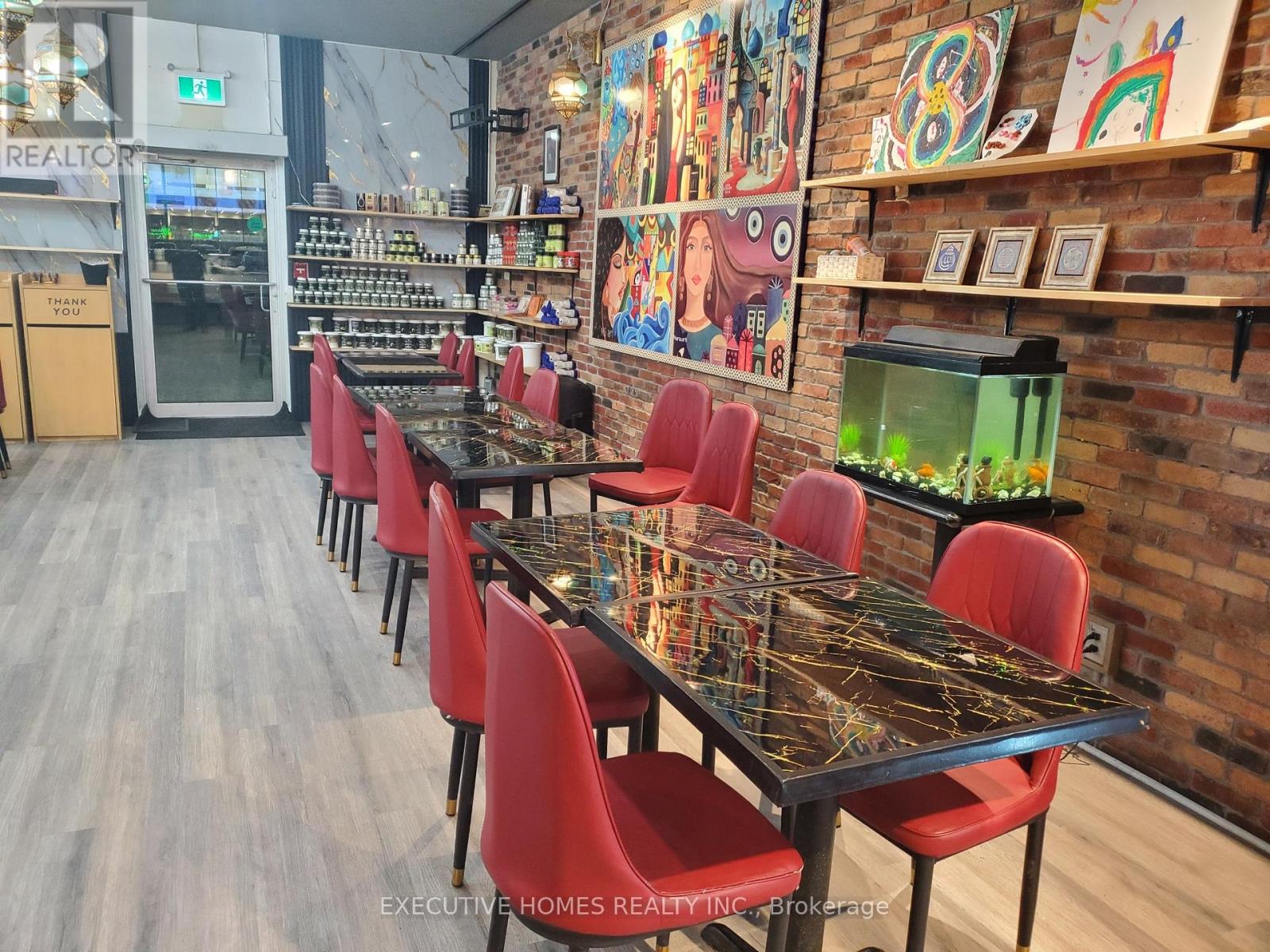 2 - 483 Dundas Street W, Oakville, Ontario  L6M 1L9 - Photo 2 - W12647970